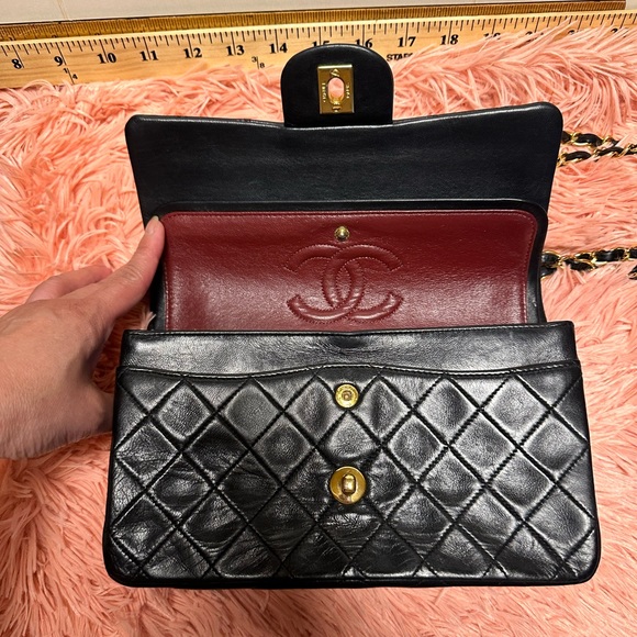Chanel Small Classic Double Flap Vintage in Black Lambskin - Picture 5 of 9